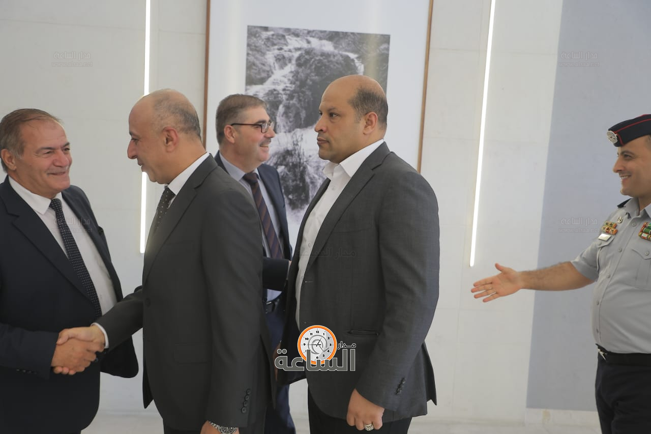 Madar Al-Saa Images 0.36483978470573075