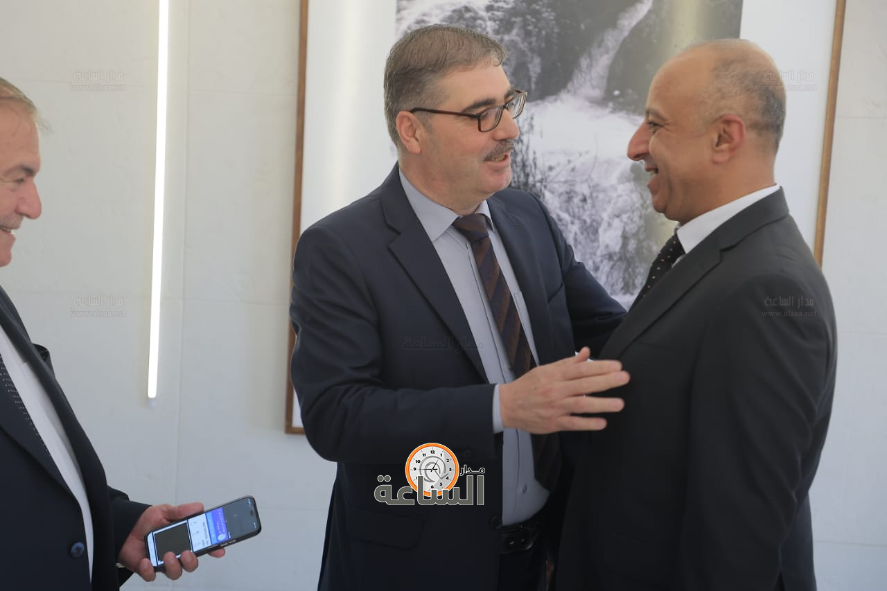 Madar Al-Saa Images 0.7669175339259603