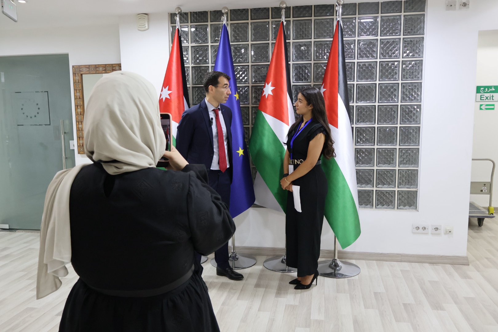 Madar Al-Saa Images 0.4936840269100059