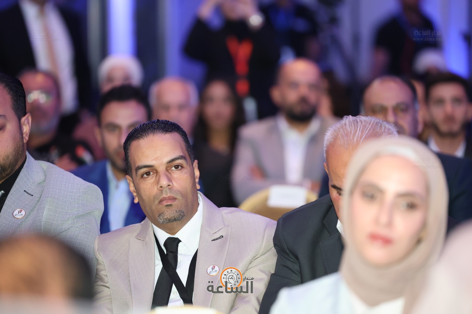 Madar Al-Saa Images 0.8783019674387305