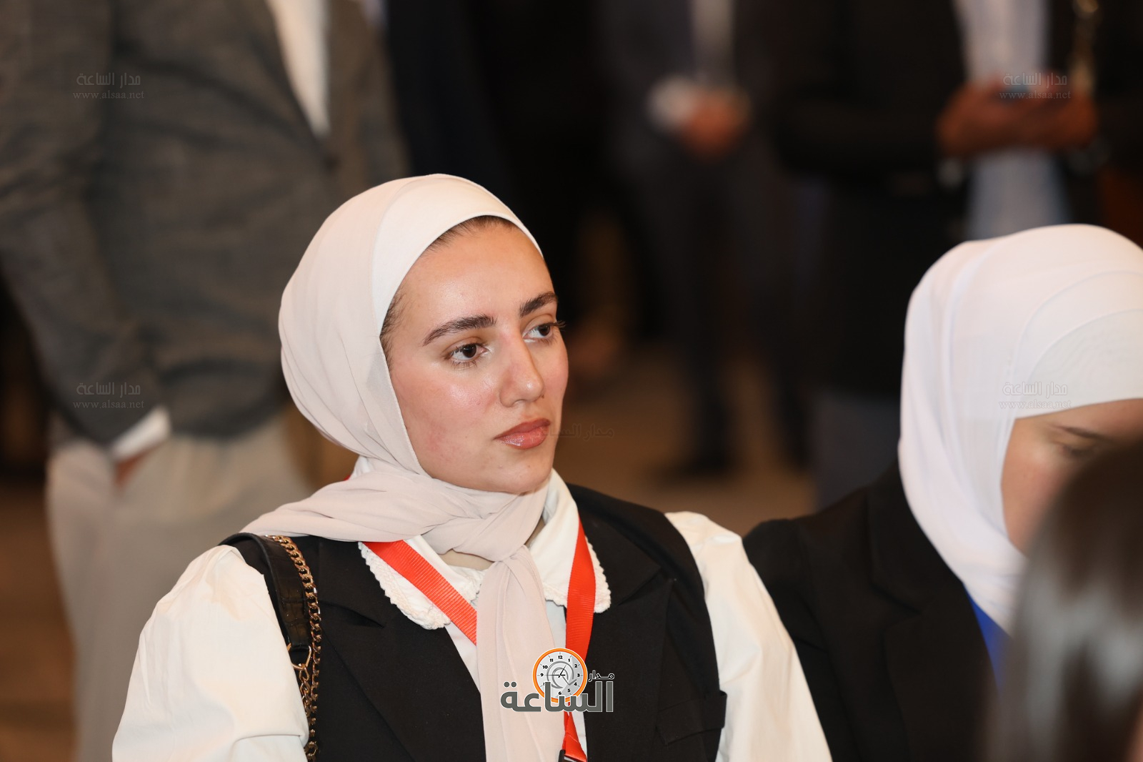 Madar Al-Saa Images 0.7857122778833936