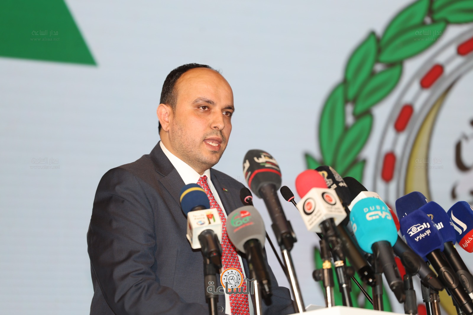 Madar Al-Saa Images 0.38364861172666365