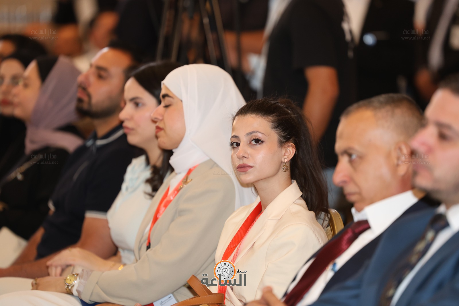 Madar Al-Saa Images 0.5371669369562014