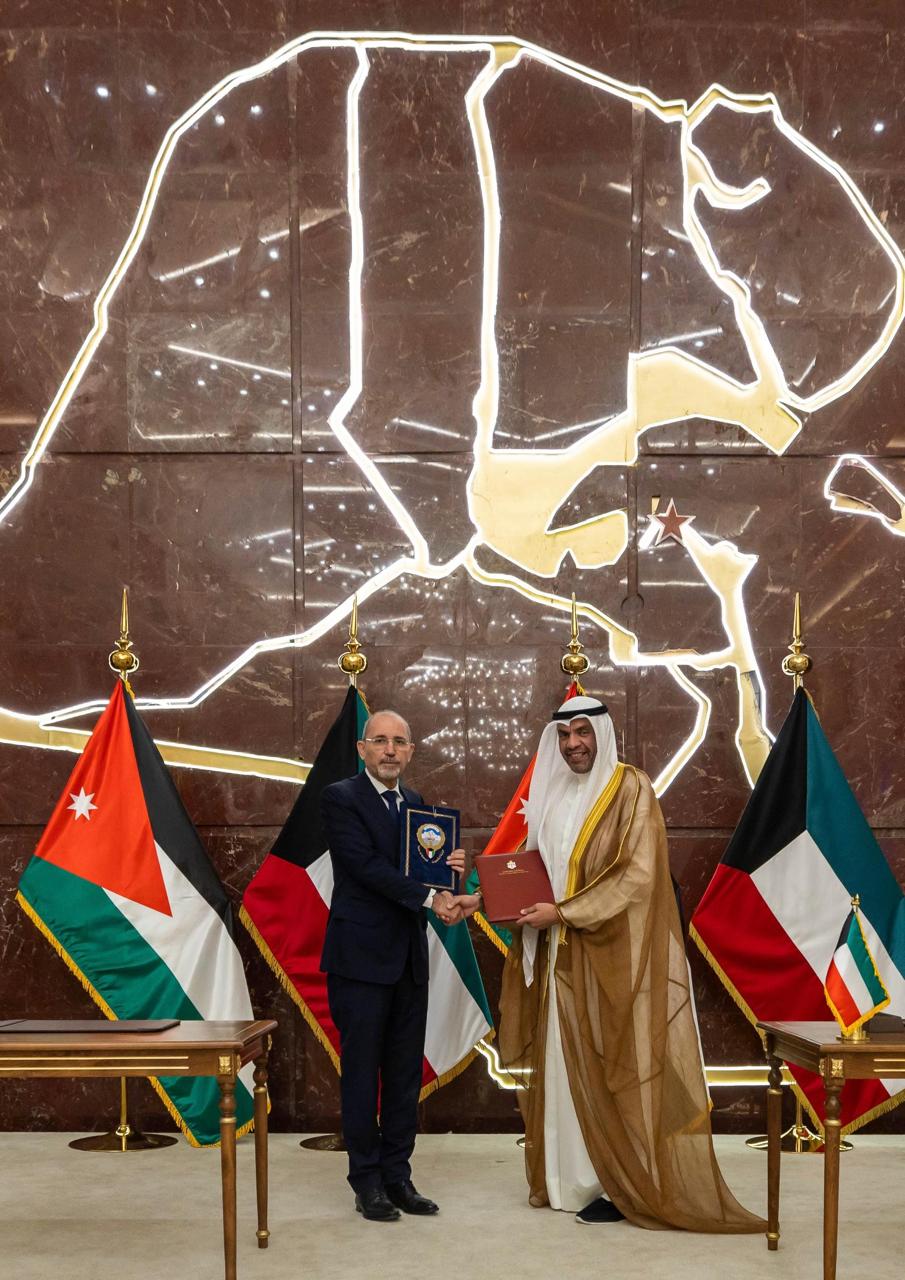 Madar Al-Saa Images 0.32254168805985417