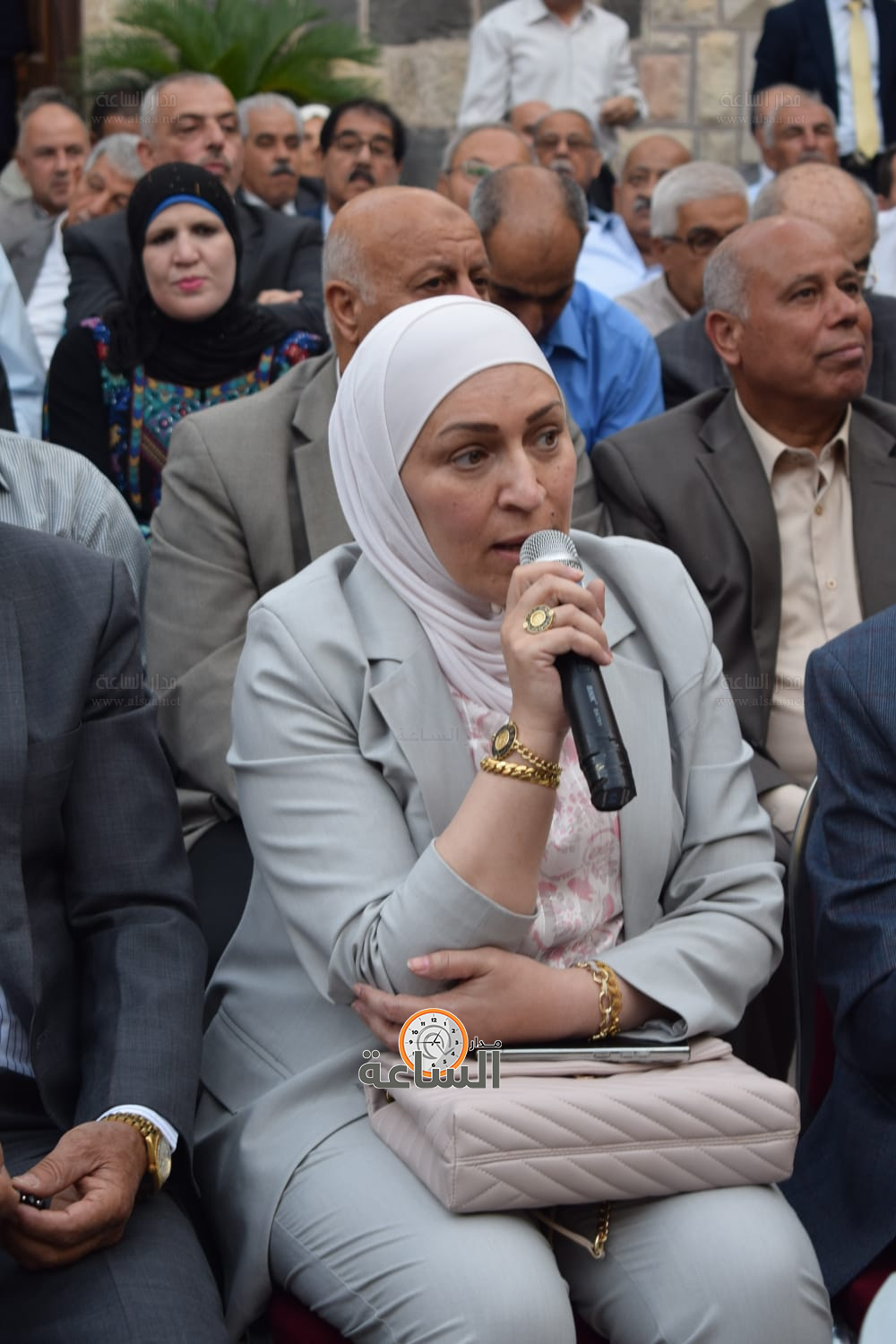 Madar Al-Saa Images 0.427186475625446