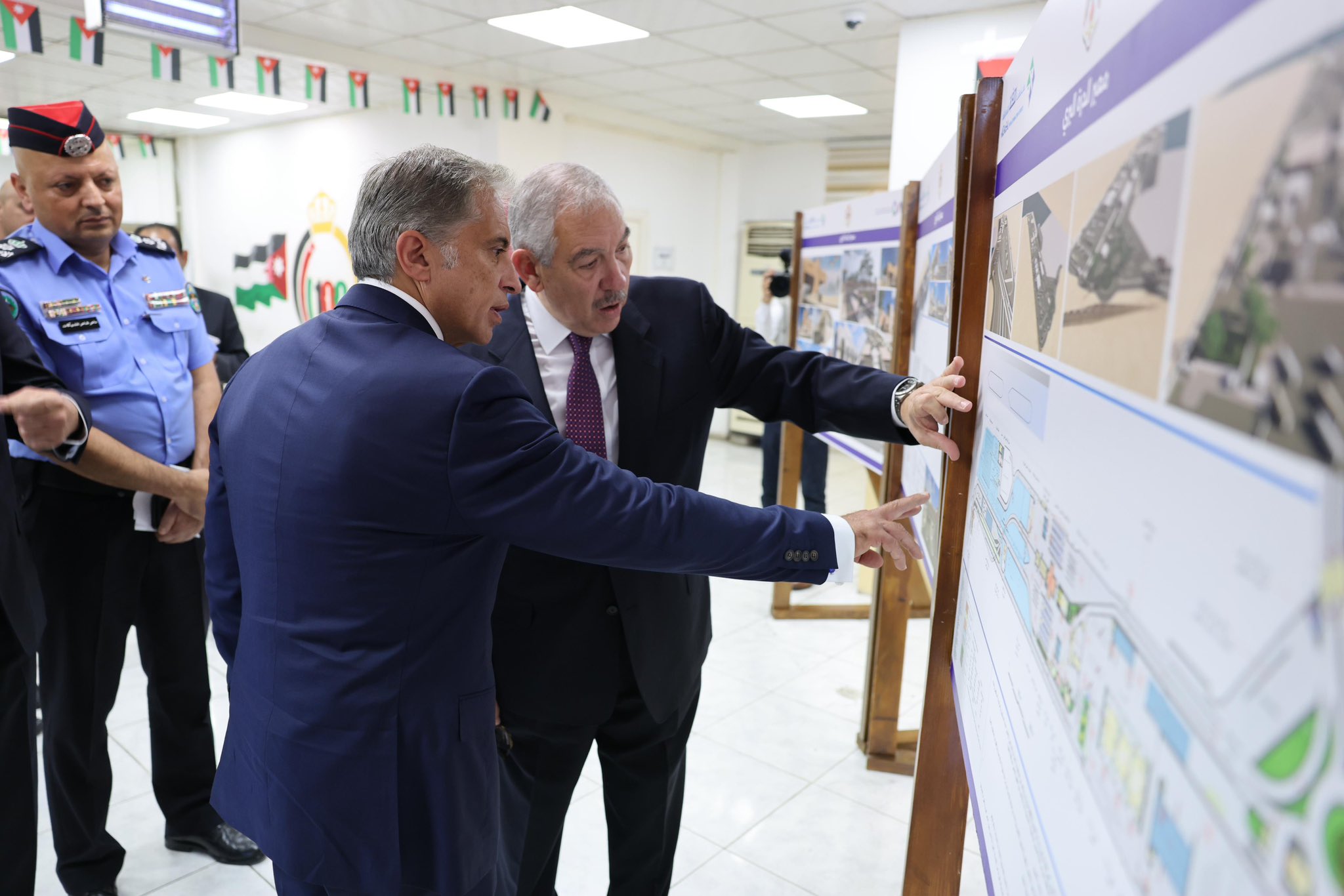 Madar Al-Saa Images 0.35922068892382275