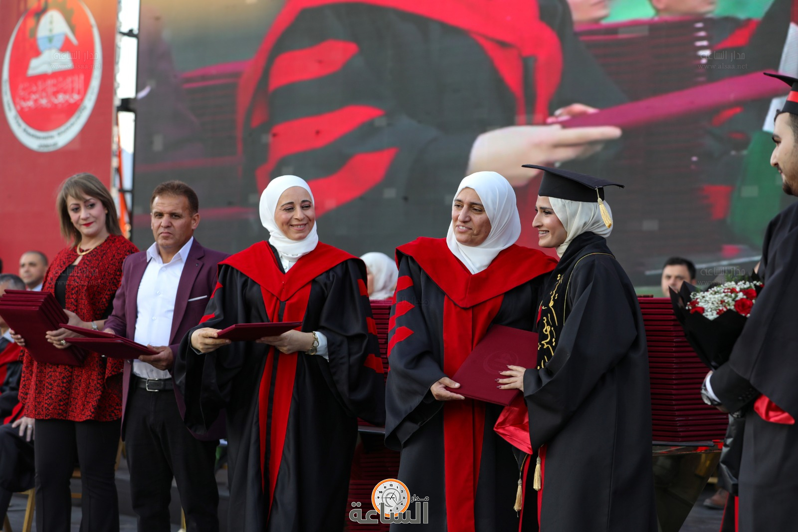 Madar Al-Saa Images 0.9602118358619871