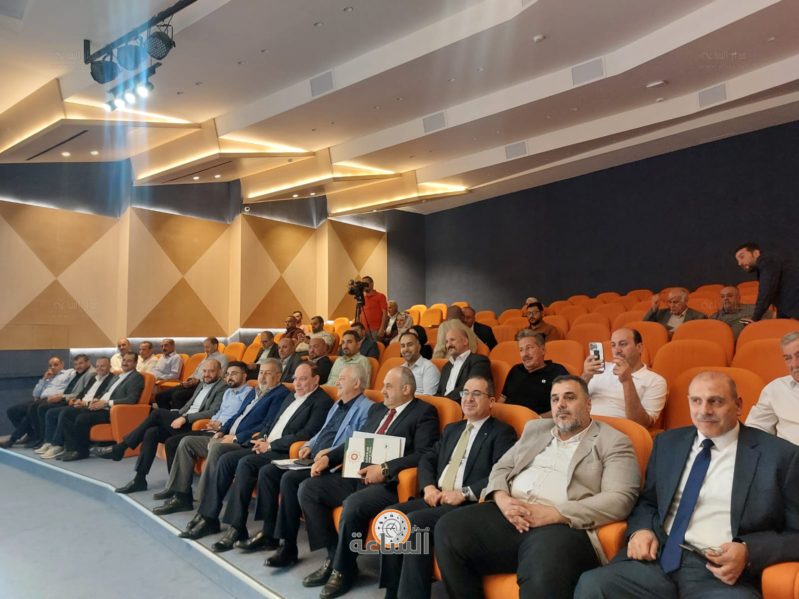 Madar Al-Saa Images 0.8029271611968246