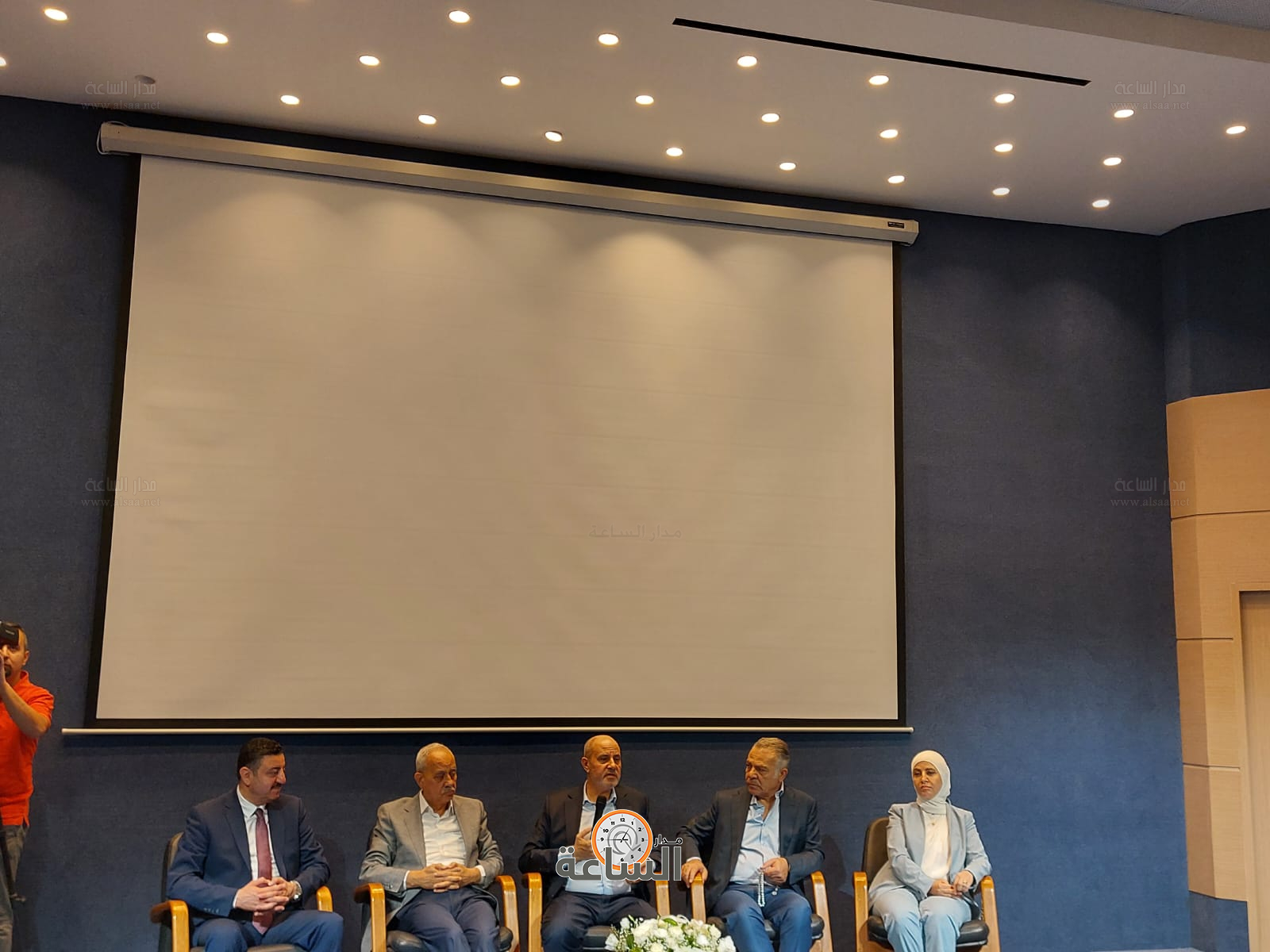 Madar Al-Saa Images 0.1457266975574435