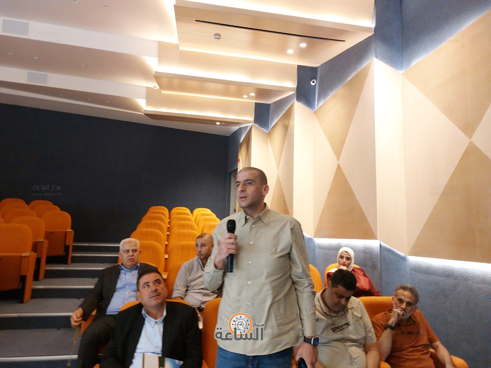 Madar Al-Saa Images 0.12482482338448642