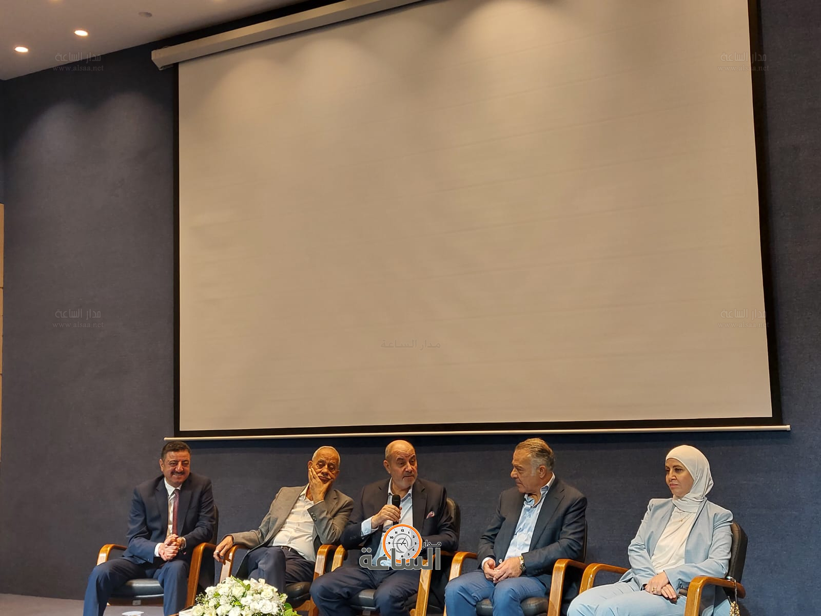 Madar Al-Saa Images 0.8903300036016704