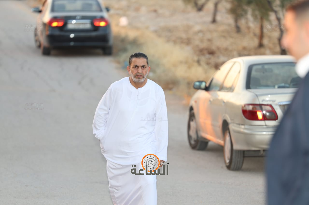 Madar Al-Saa Images 0.16179310248630474