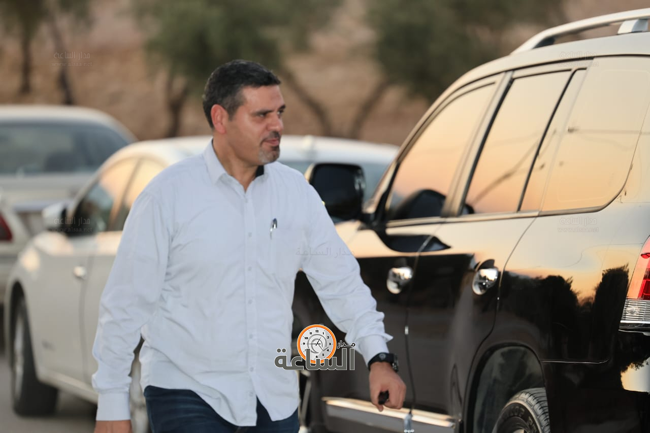 Madar Al-Saa Images 0.3882302346415545