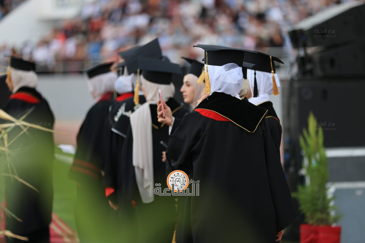 Madar Al-Saa Images 0.1633365564987327