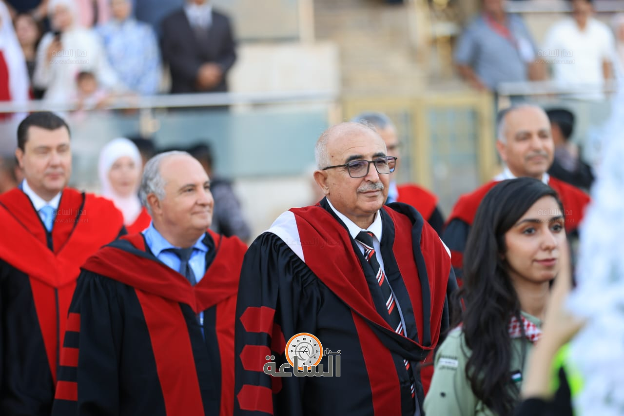 Madar Al-Saa Images 0.566507572357139