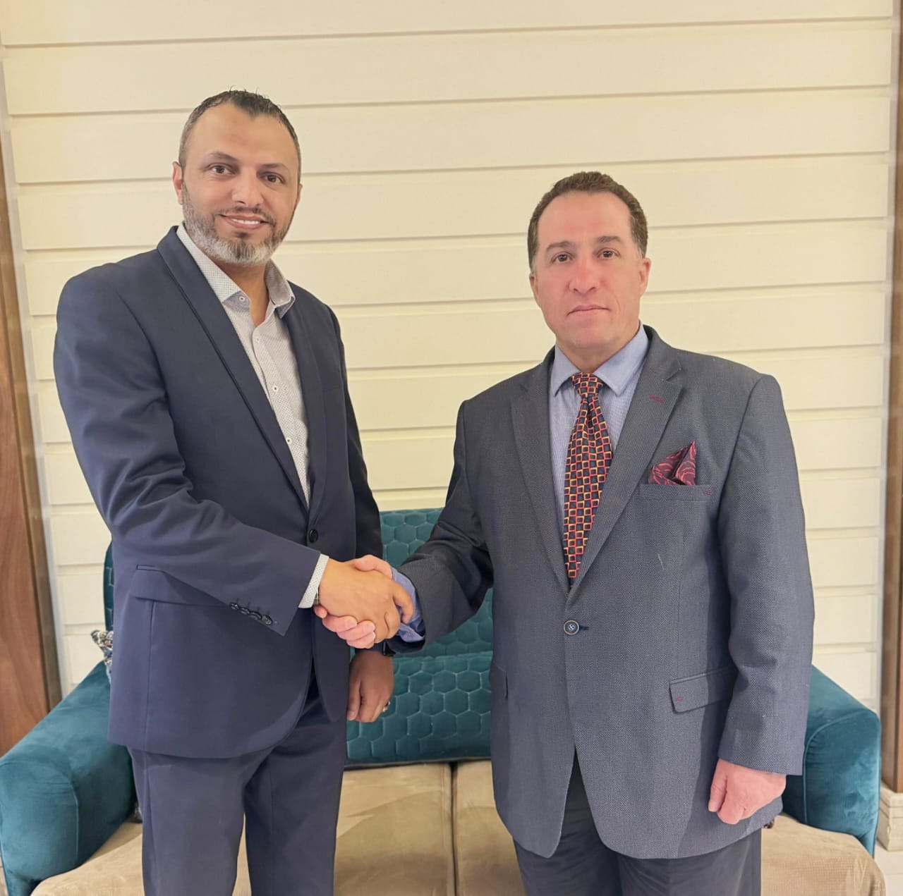 Madar Al-Saa Images 0.4220314943384824