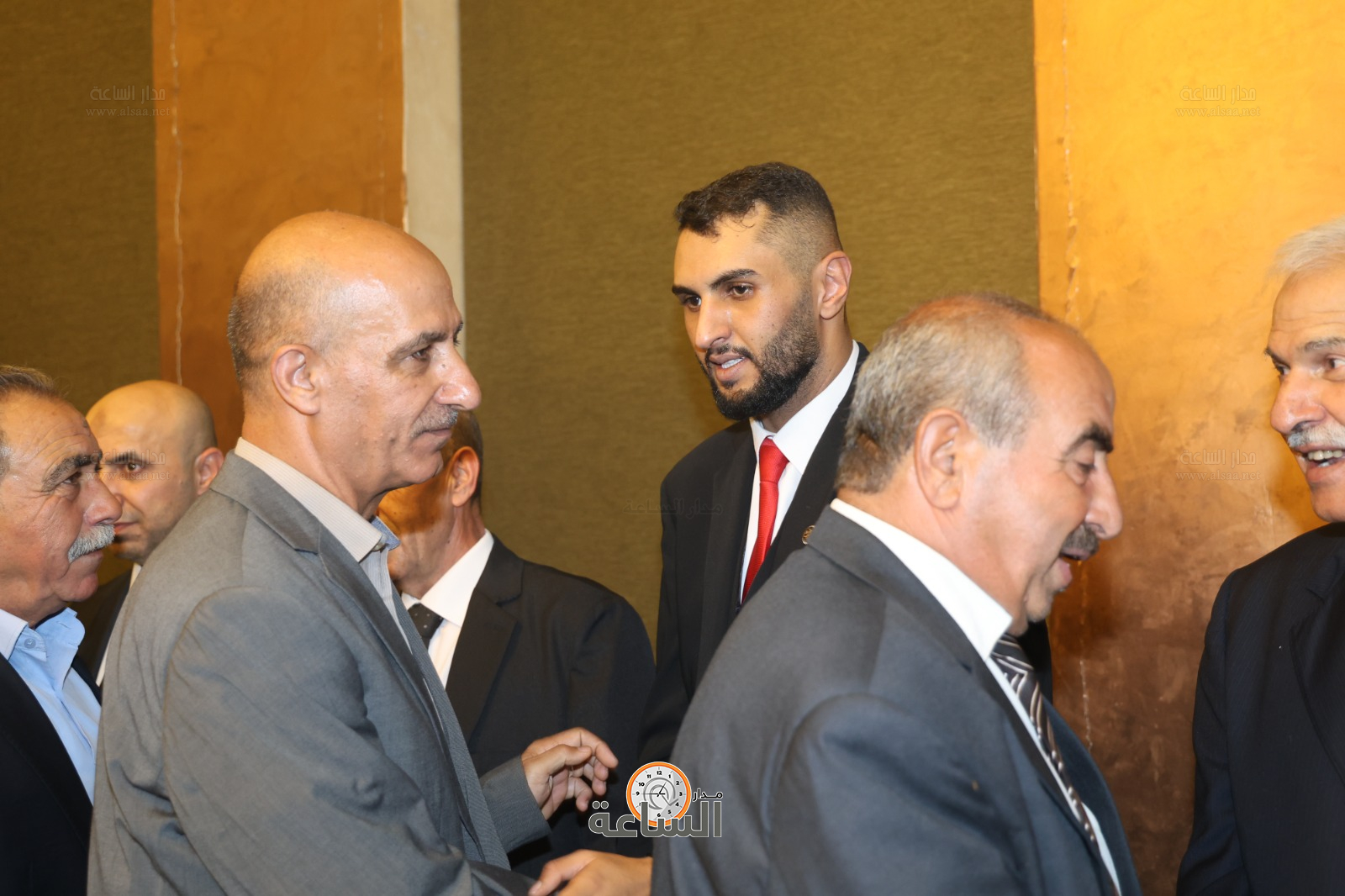 Madar Al-Saa Images 0.6560930832804224