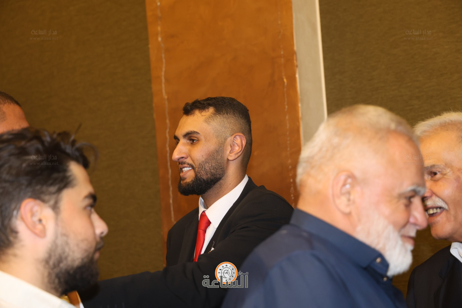 Madar Al-Saa Images 0.7100678403545024