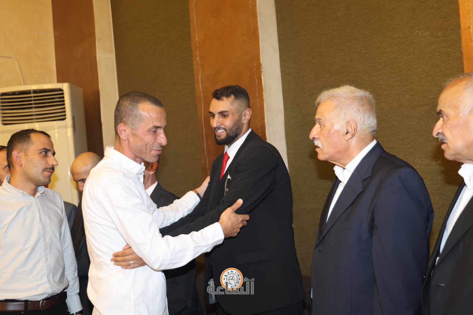 Madar Al-Saa Images 0.6494117982335809