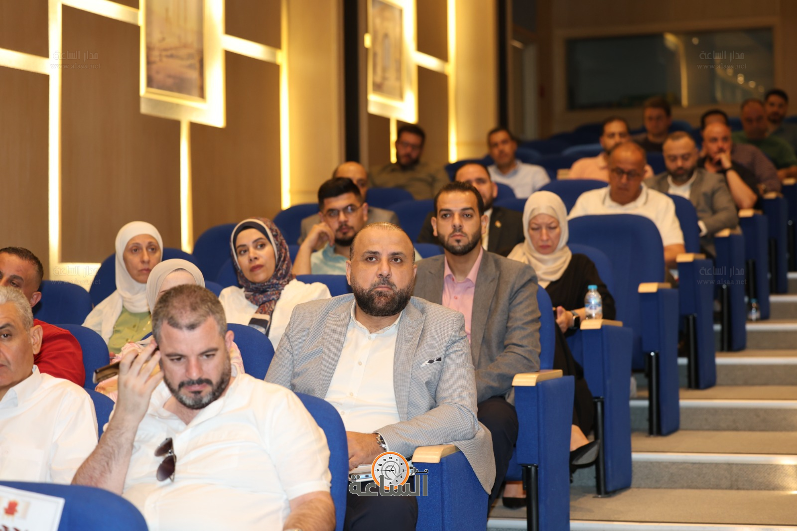 Madar Al-Saa Images 0.4485376427147679