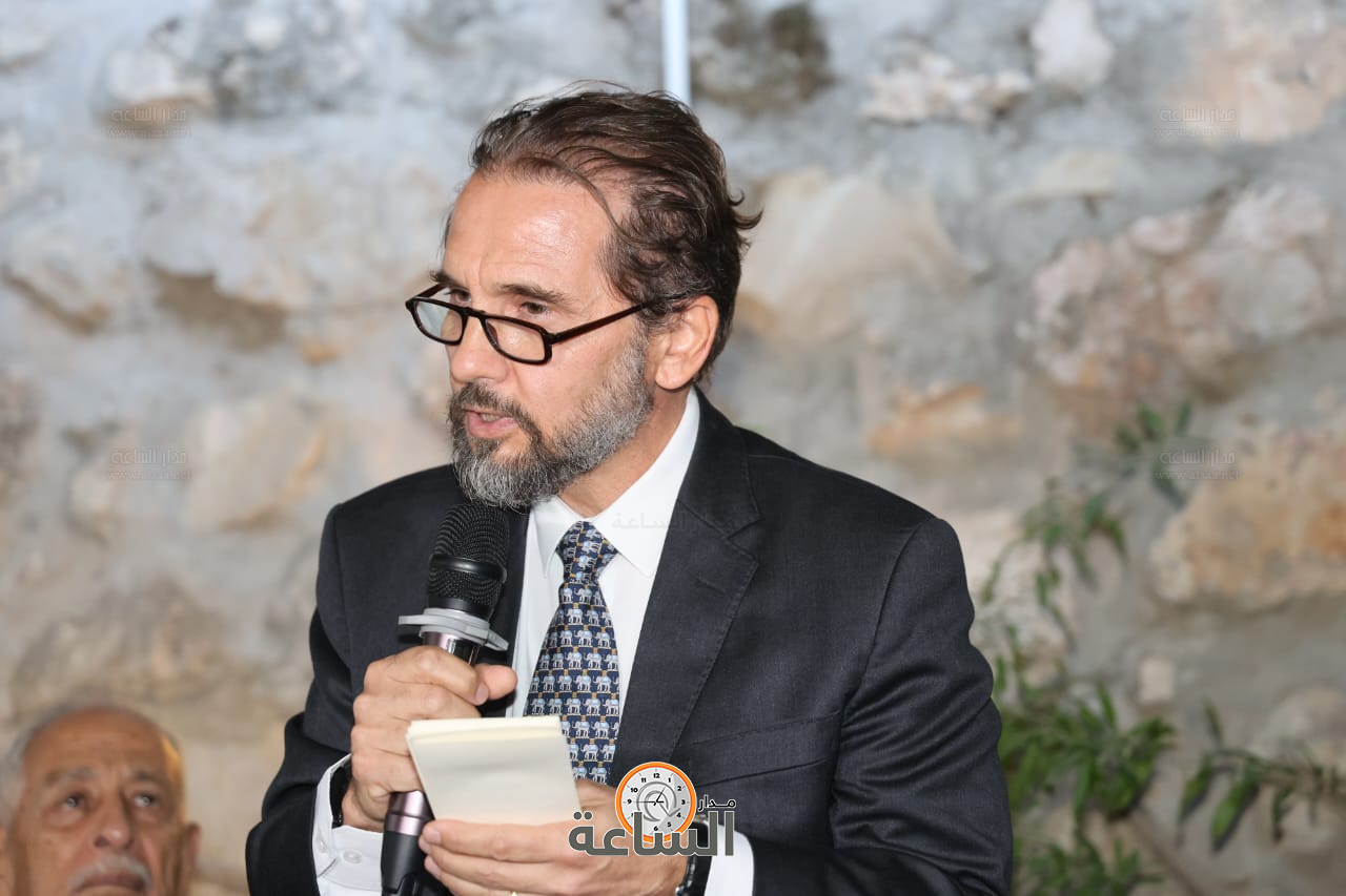 Madar Al-Saa Images 0.3834293044932816