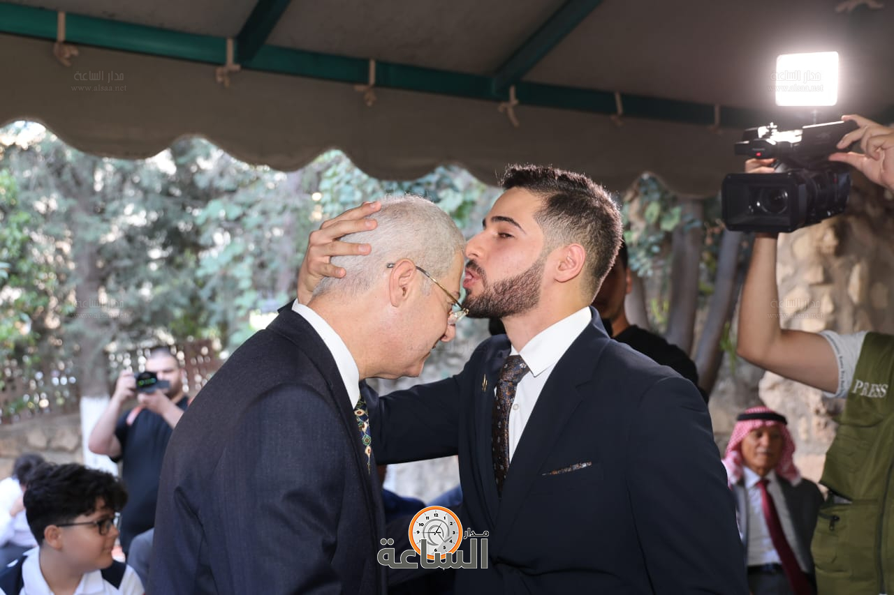 Madar Al-Saa Images 0.6557824876490203