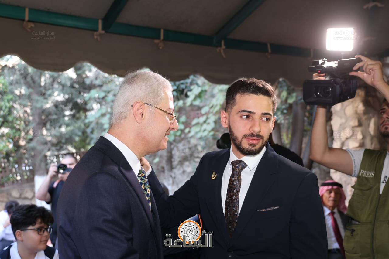 Madar Al-Saa Images 0.47232720691789676