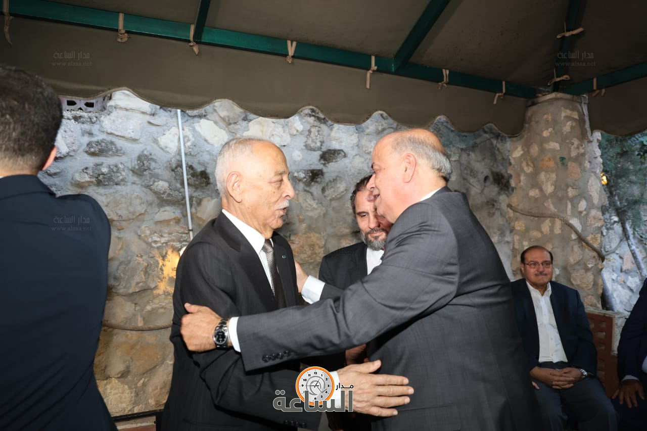 Madar Al-Saa Images 0.4083104115303988