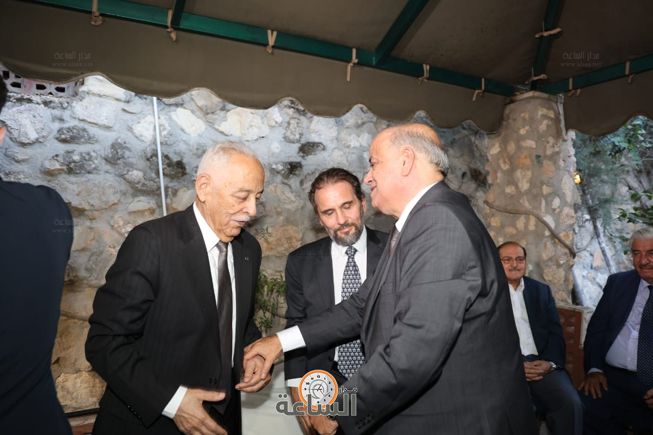 Madar Al-Saa Images 0.24539168369695752