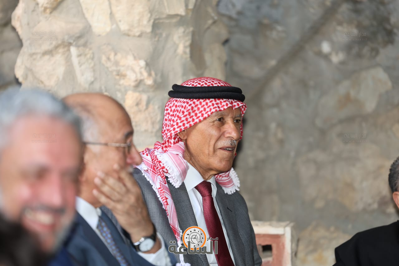 Madar Al-Saa Images 0.3722444878426052