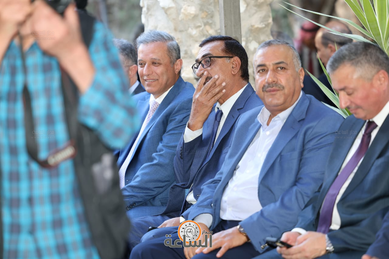 Madar Al-Saa Images 0.17050005942303803