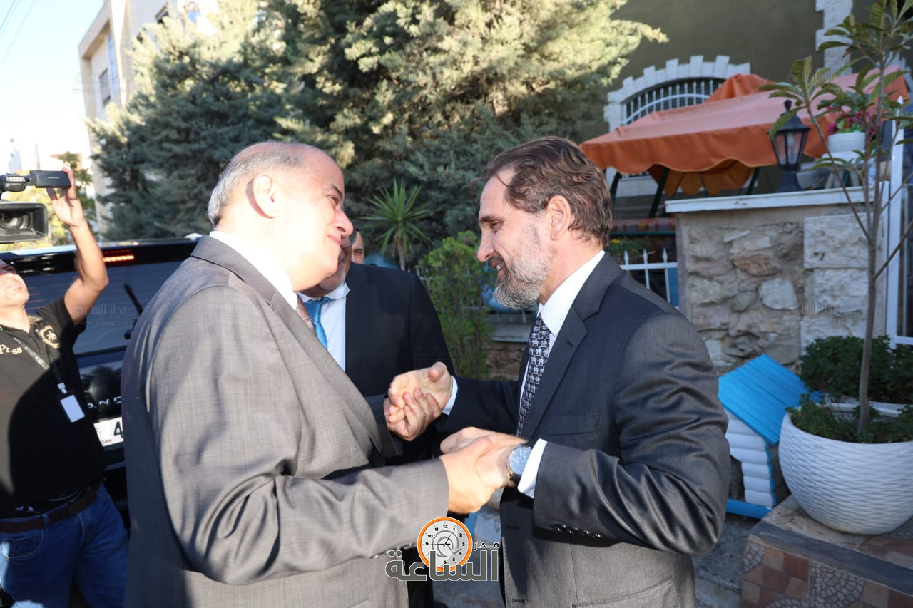 Madar Al-Saa Images 0.6765727332474842