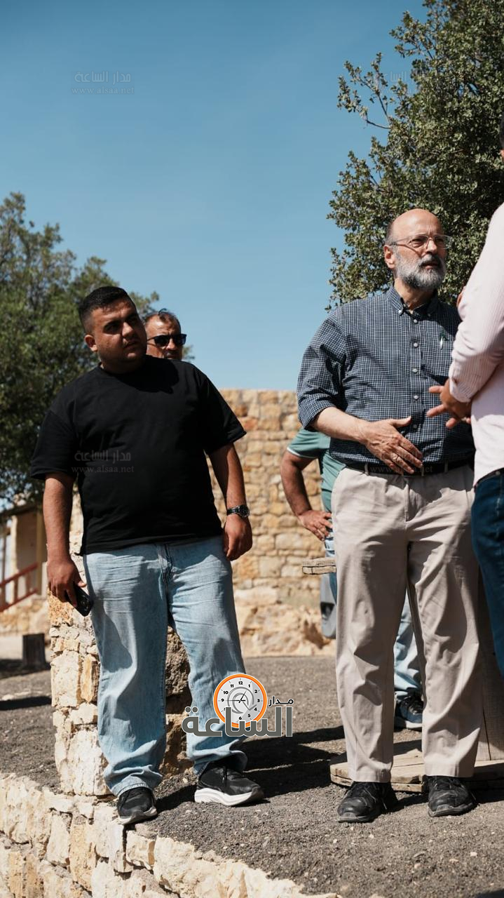 Madar Al-Saa Images 0.41105450227015006