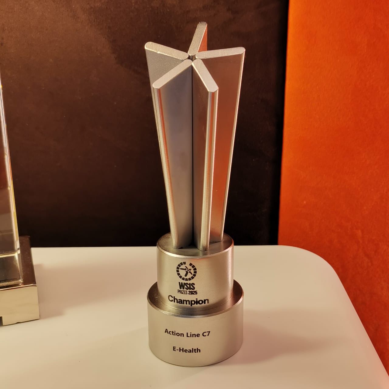 Madar Al-Saa Images 0.8676419309659826