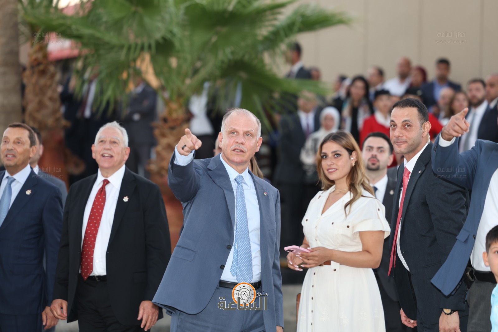 Madar Al-Saa Images 0.7933573981767676