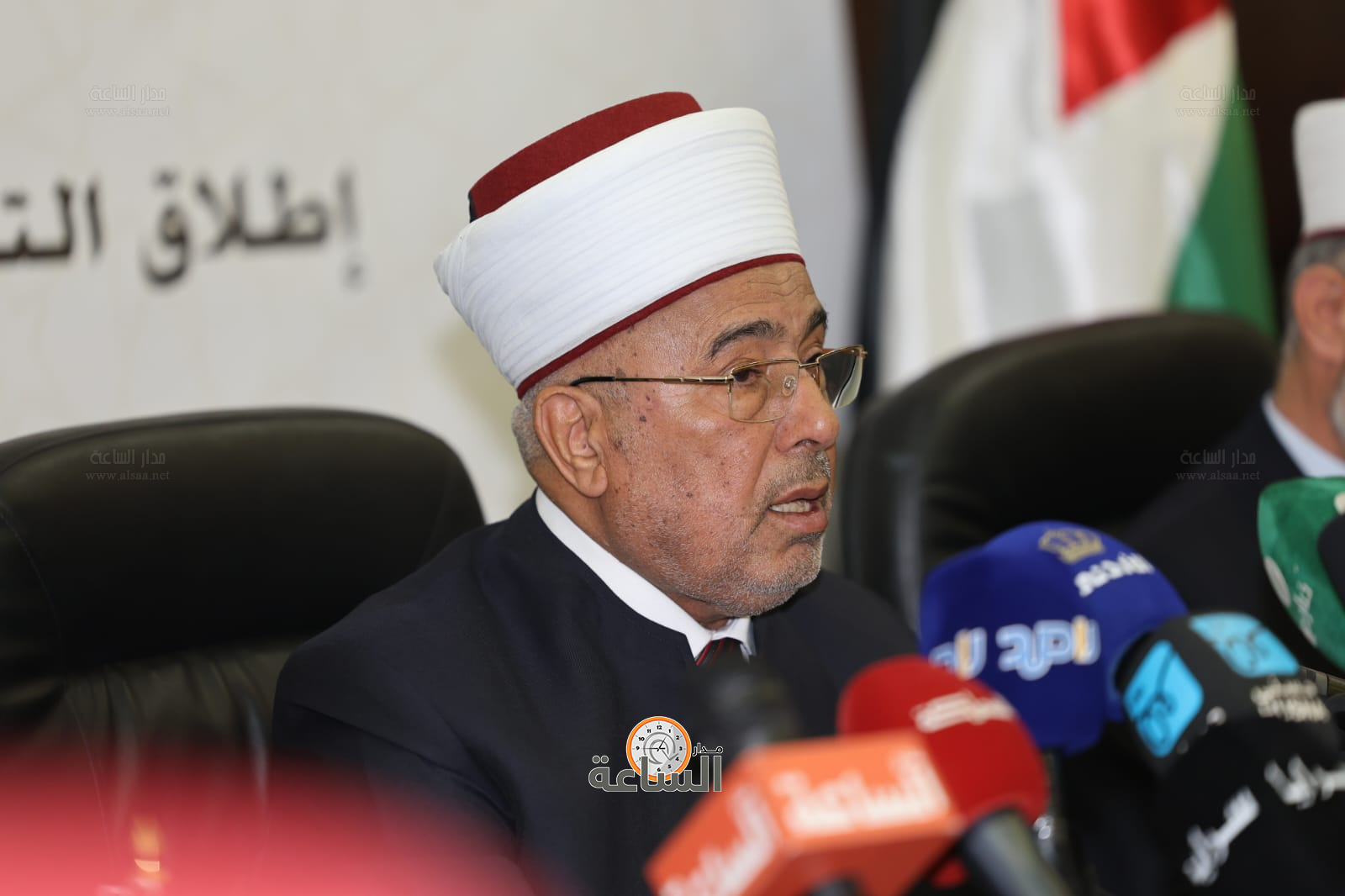 Madar Al-Saa Images 0.25700146239928645