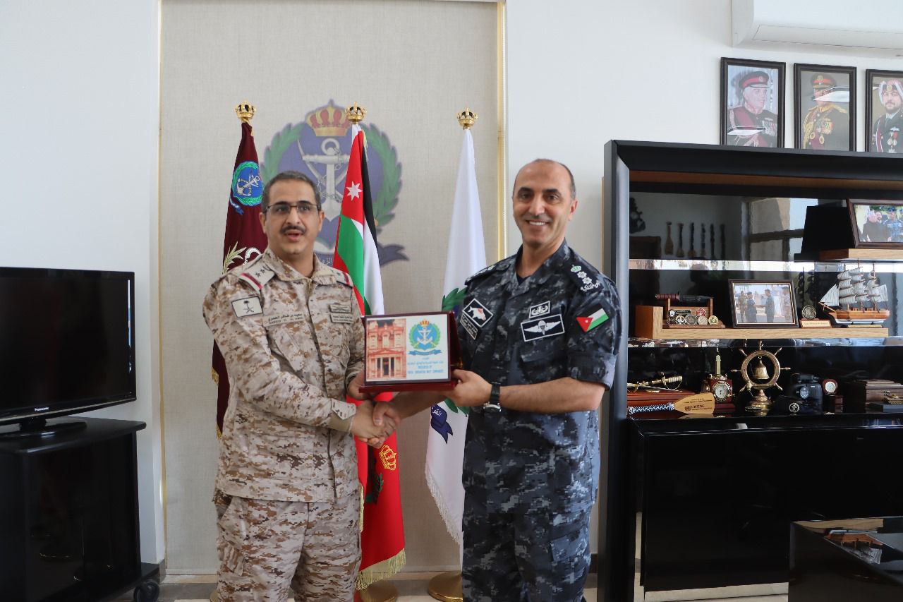 Madar Al-Saa Images 0.31670286891322974