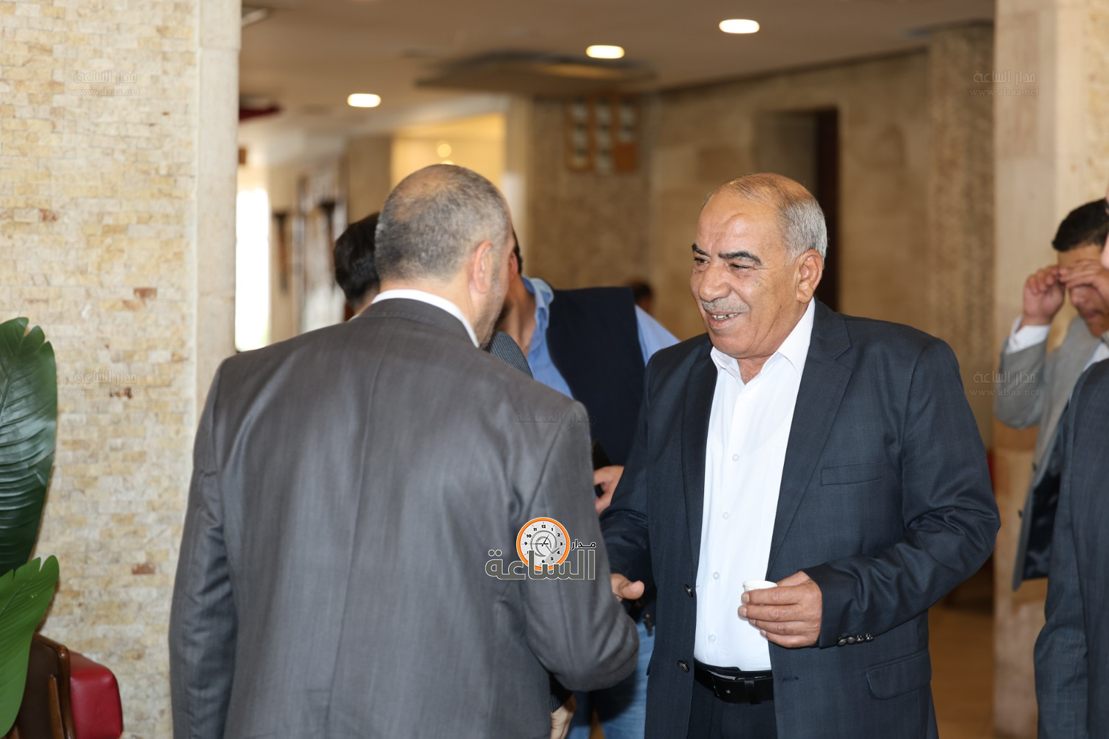 Madar Al-Saa Images 0.5167135487275065