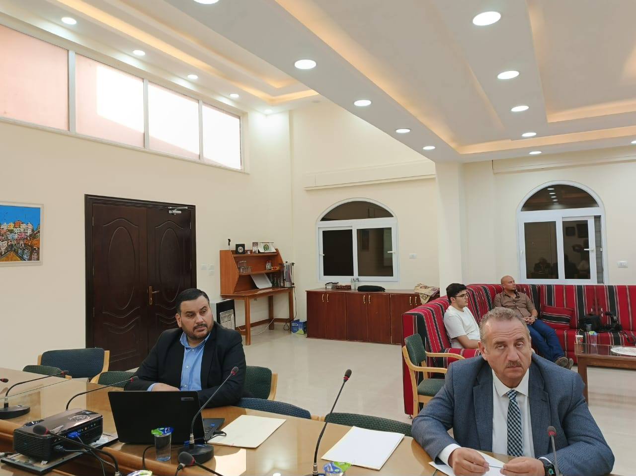 Madar Al-Saa Images 0.8989344673156859