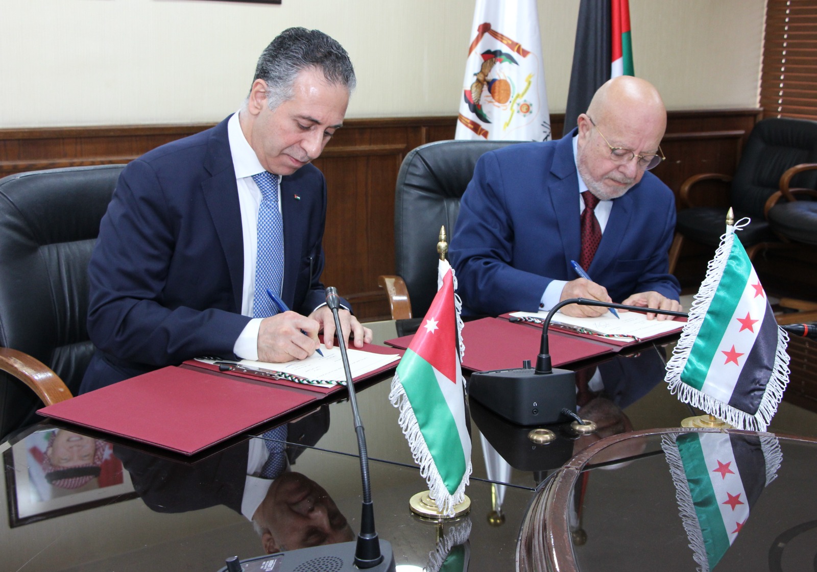 Madar Al-Saa Images 0.9506902177815939