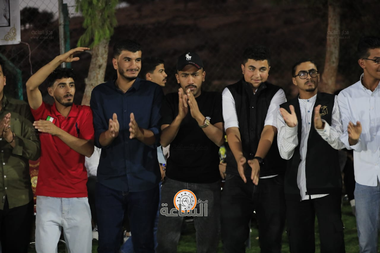 Madar Al-Saa Images 0.7036829237610185