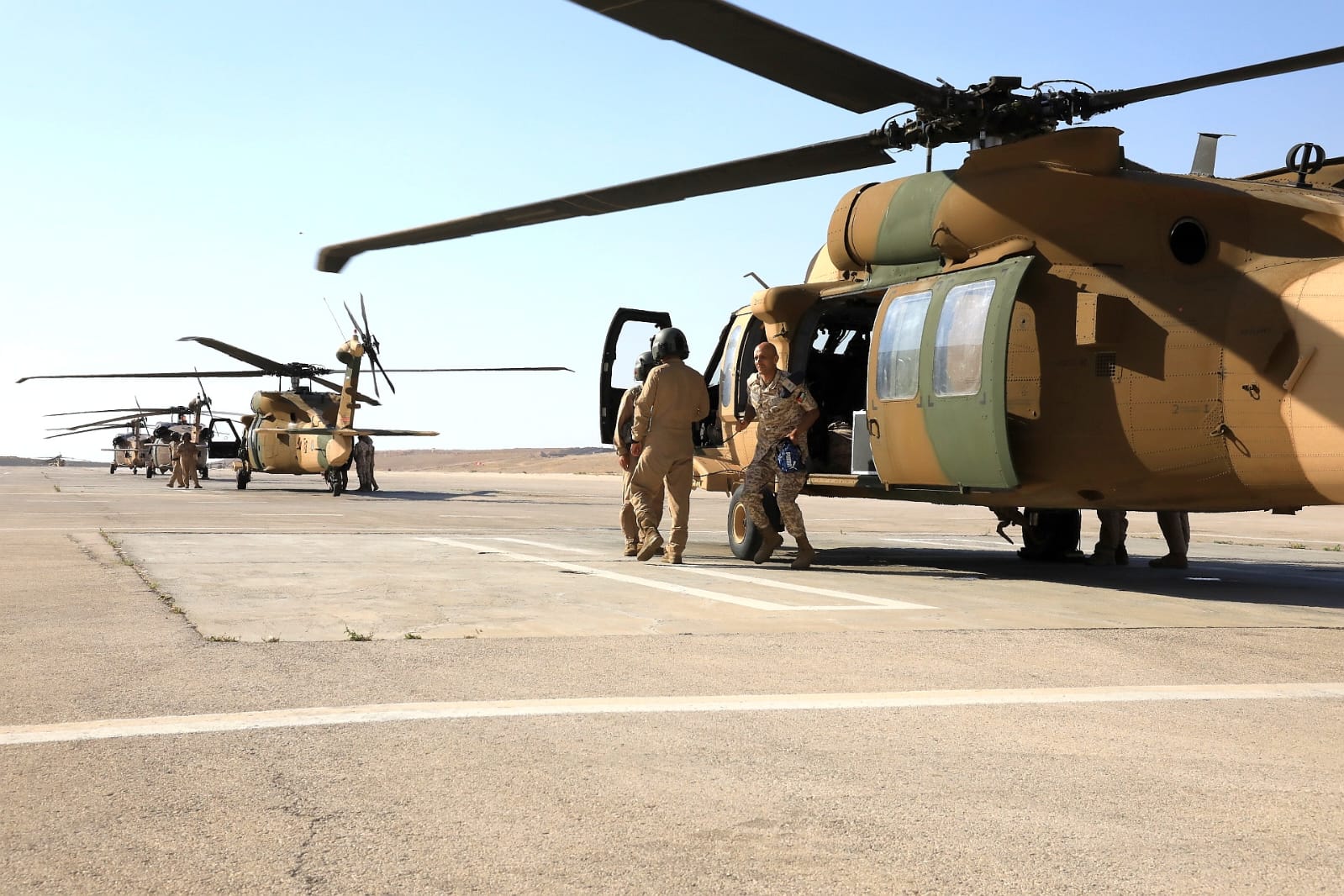 Madar Al-Saa Images 0.461032616056843