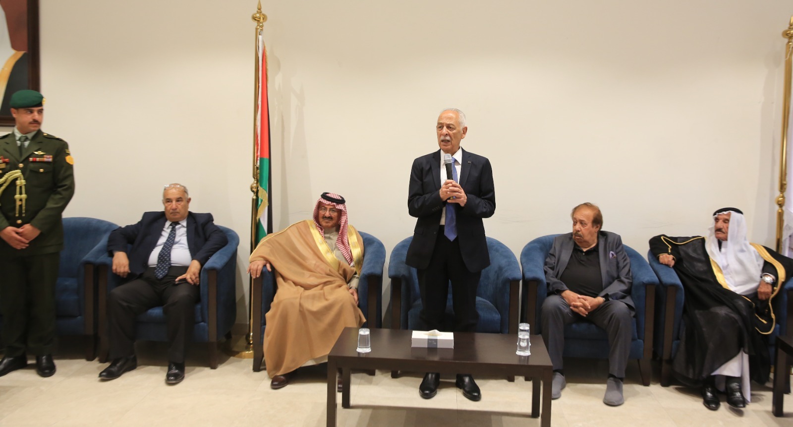 Madar Al-Saa Images 0.513213417401937