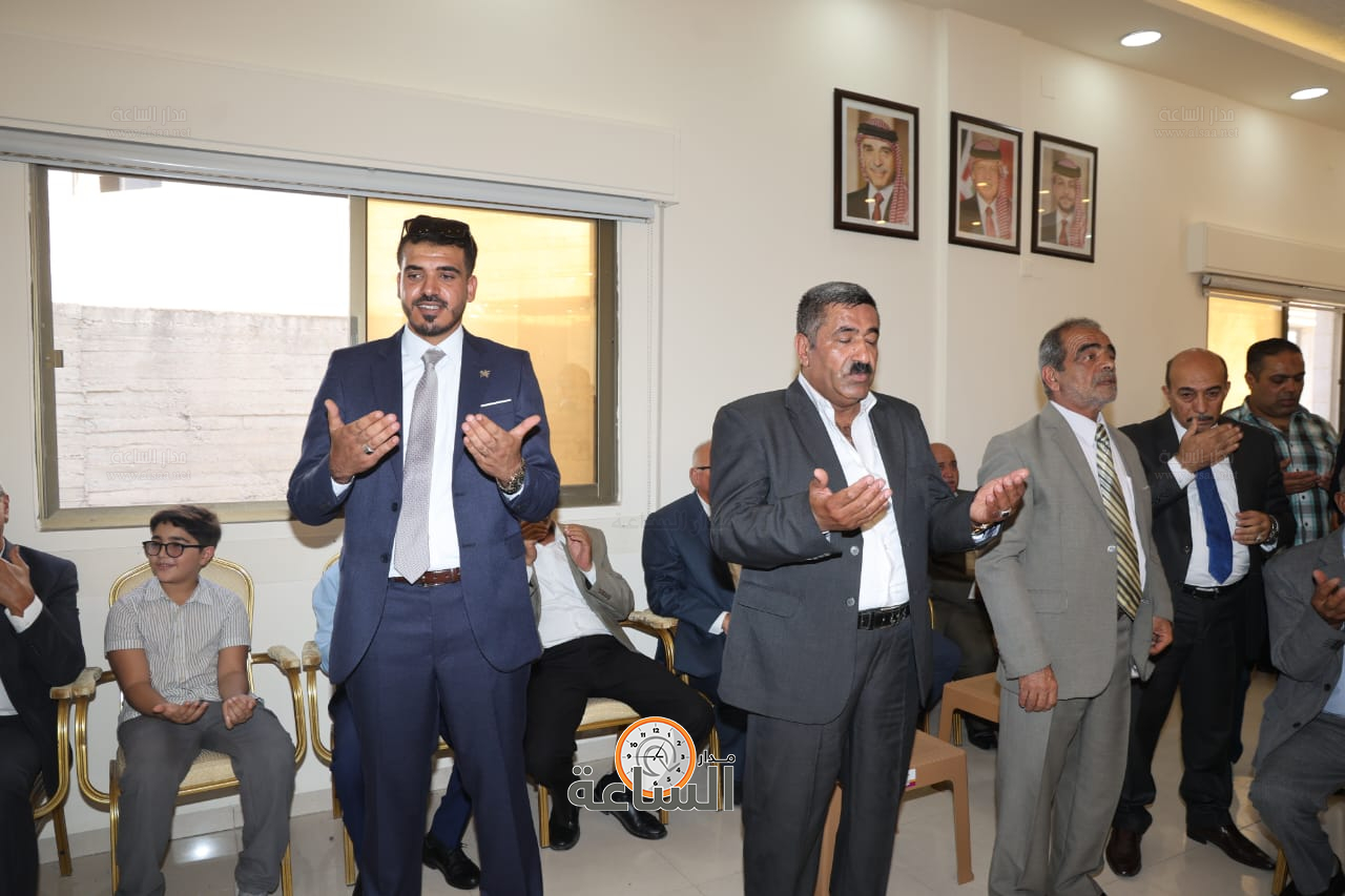 Madar Al-Saa Images 0.09472185156245216