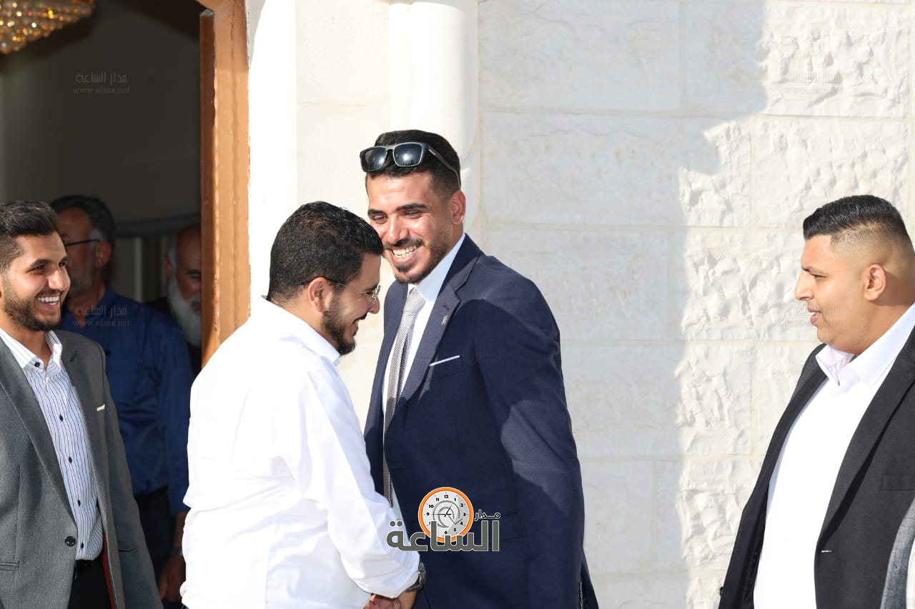 Madar Al-Saa Images 0.10382655370861271