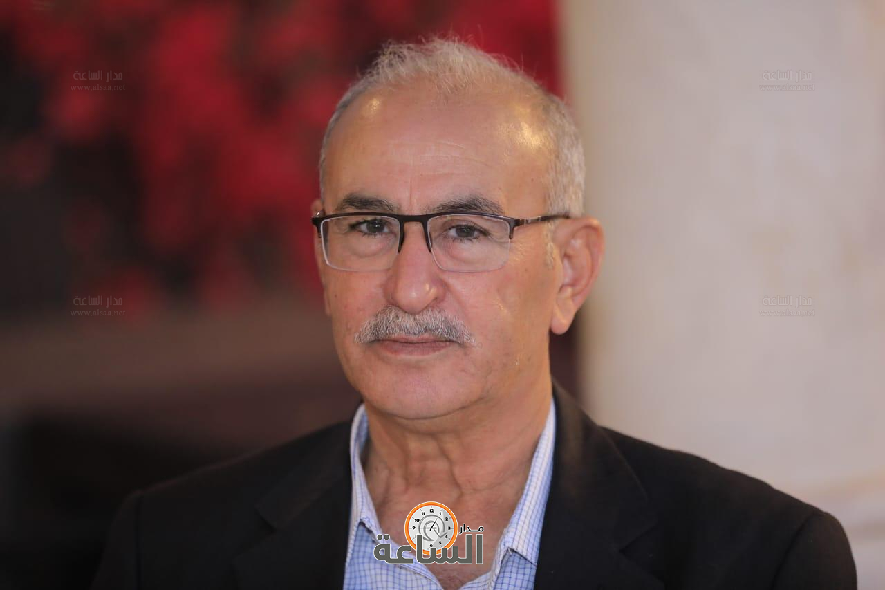 Madar Al-Saa Images 0.472646946384521