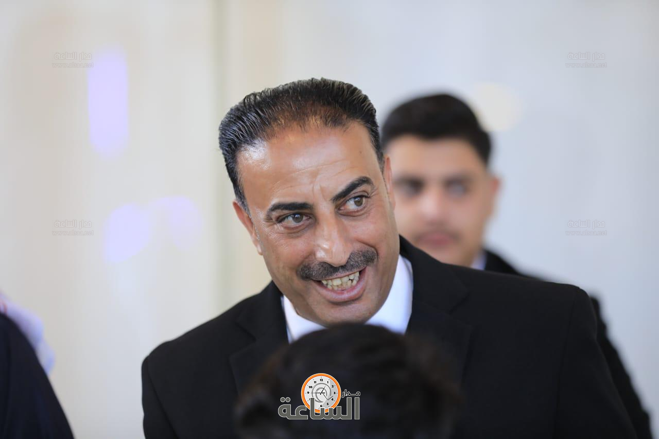 Madar Al-Saa Images 0.9917845455404241