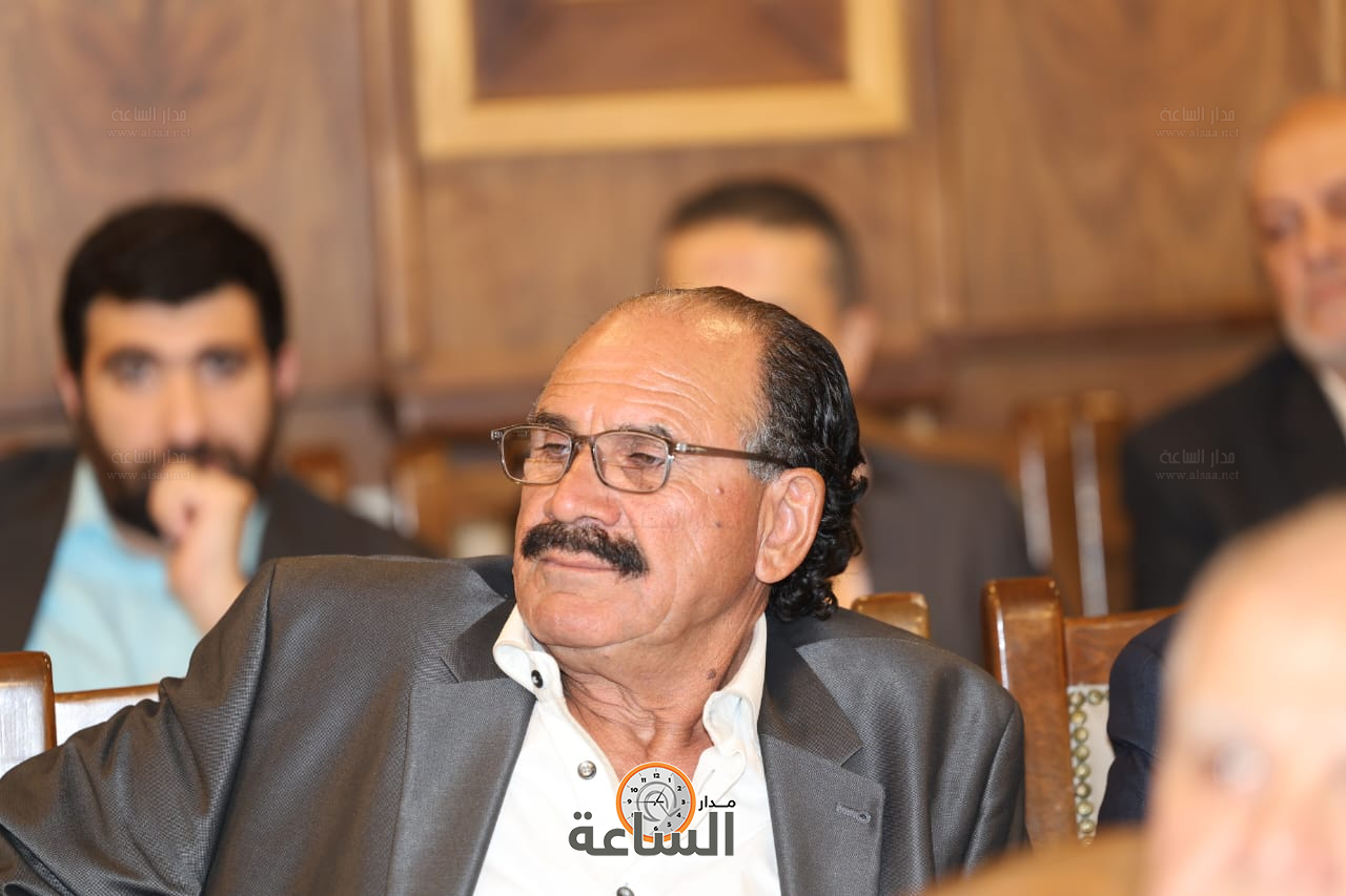 Madar Al-Saa Images 0.01731216125628554