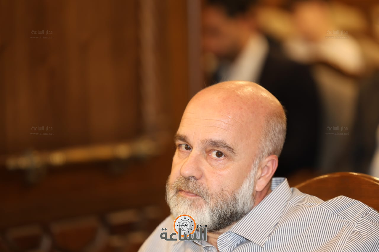 Madar Al-Saa Images 0.564193175751722