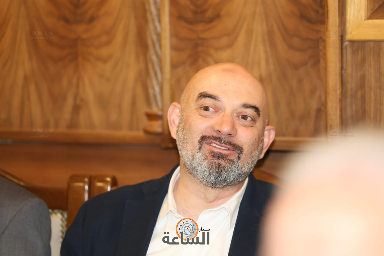 Madar Al-Saa Images 0.8918416091084393